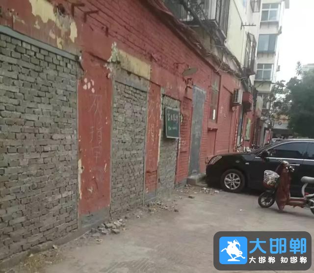 邯郸邯山区又有54间破墙开店门市被封堵-8.jpg
